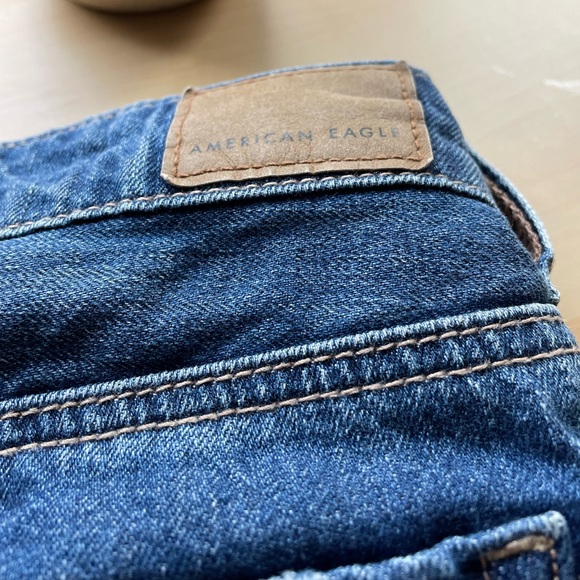 SOLD: AE Tomgirl Shortie Jean Shorts - Picture 4 of 9